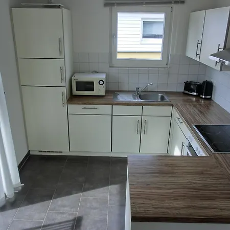 W13 3 Apartment *